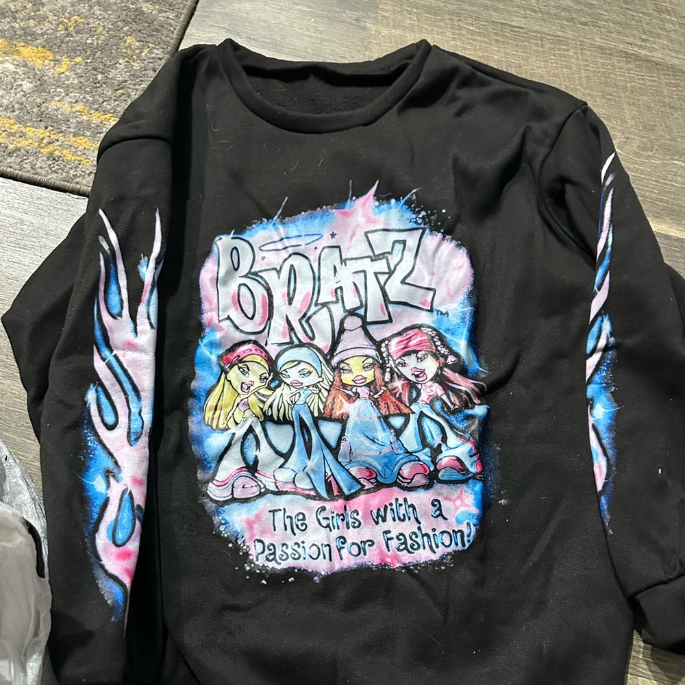 BRATZ graphic sweater shirt